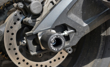 CRAZY IRON Slider set for rear axle SUZUKI GSXR600/750 от `06- (фото 1, фотография 1)
