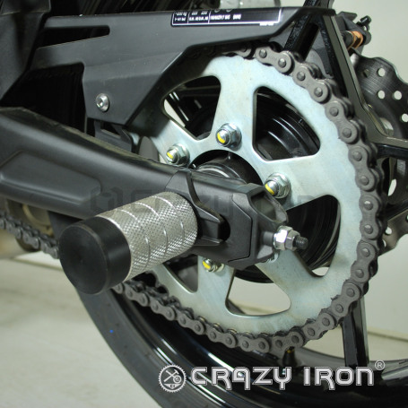 CRAZY IRON Rear axle pegs KAWASAKI Ninja 650, Z650 `17-`20 (фото 1, фотография 1)