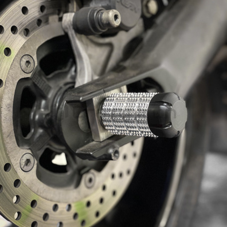 CRAZY IRON Rear axle pegs YAMAHA  MT-09, FZ-09 `13-`16;  XSR900, TRACER `14-`20 (фото 1, фотография 1)