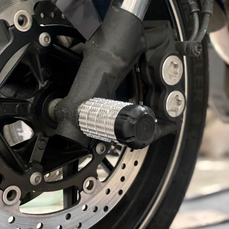 CRAZY IRON Front axle pegs YAMAHA MT-09, FZ-09, TRACER, XSR900 `13-`20 (фото 3, фотография 3)