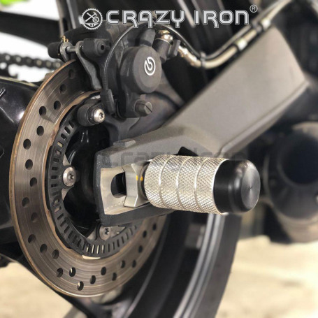 CRAZY IRON Rear axle pegs TRIUMPH Street Triple 675, 675R `07- (фото 2, фотография 2)