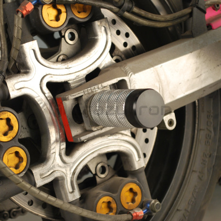 CRAZY IRON Rear axle pegs KAWASAKI ZX-6R `03-`04 (фото 1, фотография 1)