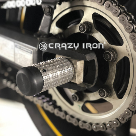 CRAZY IRON Rear axle pegs YAMAHA FZ6 S2 (фото 1, фотография 1)