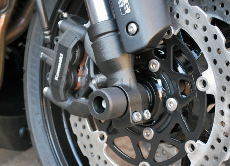 CRAZY IRON Slider set for front axle KAWASAKI Z900 (фото 1, фотография 1)