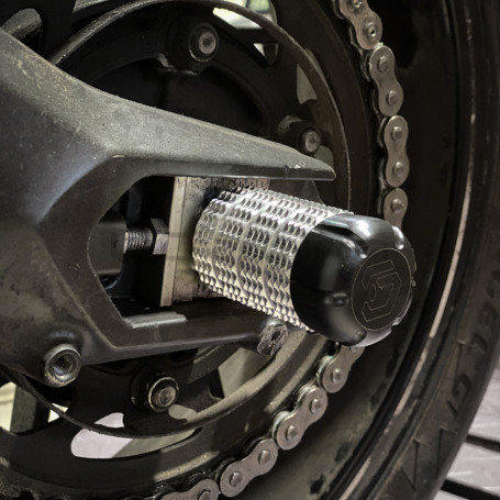 CRAZY IRON Rear axle pegs YAMAHA  MT-09, FZ-09 `13-`16;  XSR900, TRACER `14-`20 (фото 3, фотография 3)