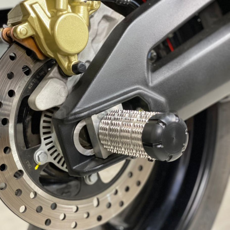 CRAZY IRON Rear axle pegs APRILIA SHIVER 900 (фото 2, фотография 2)